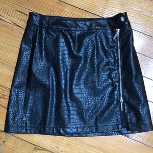 Black Skirt Faux Leather Snakeskin L